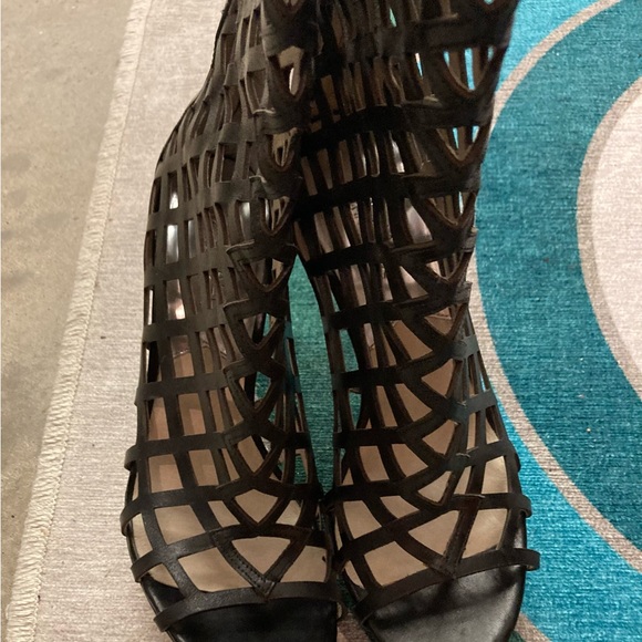 Michael Kors LARISSA Cage boot - Picture 9 of 15